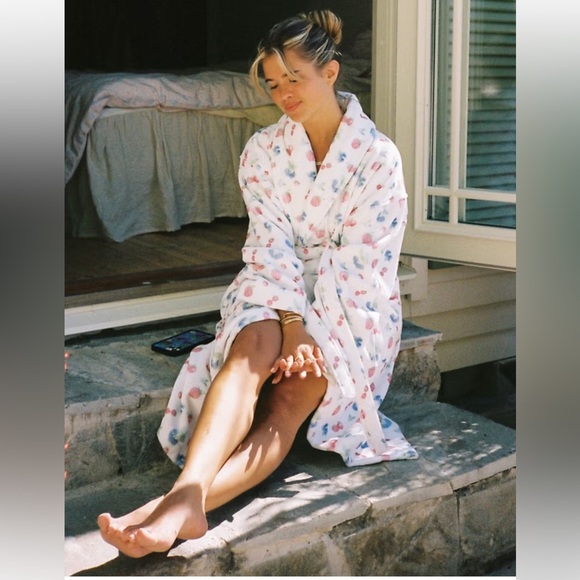 Djerf Avenue White Berries Women's Robe - Picture 2 of 6